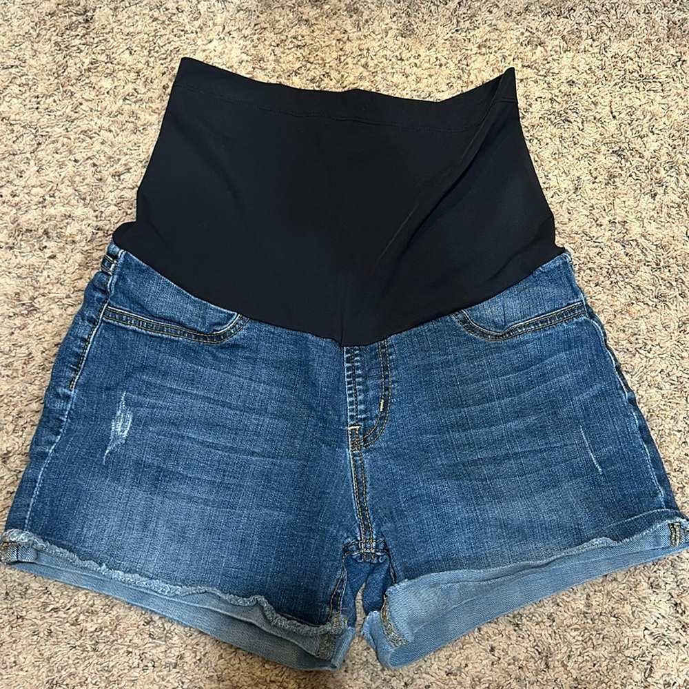 Maternity shorts